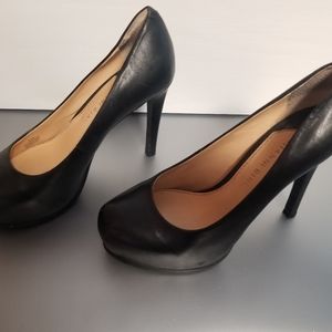 Gianni Bini Black Platform Leather Heels 6 1/2